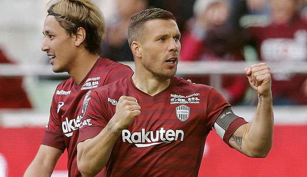 Lukas Podolski glänzt mit einem Dreierpack im letzten Ligaspiel für Vissel Kobe.