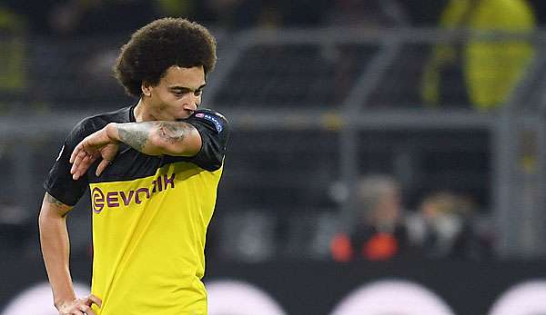 Mittelfeldspieler Axel Witsel von Borussia Dortmund fällt nach einem folgenschweren Sturz im eigenen Zuhause bis Weihnachten aus. 