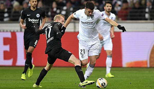 Sebastian Rode verlor mit Frankfurt gegen Guimaraes.