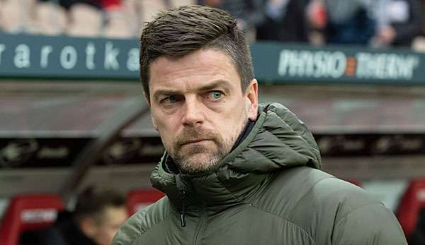 Thorsten Ziegner liegt mit Halle auf Platz 4 in der 3. Liga.