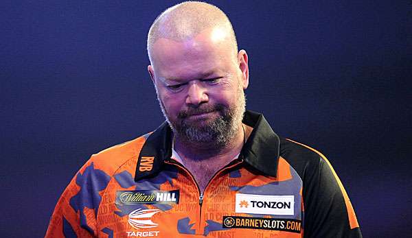 Raymond van Barneveld hat sich glanzlos von seiner Darts-Karriere verabschiedet.