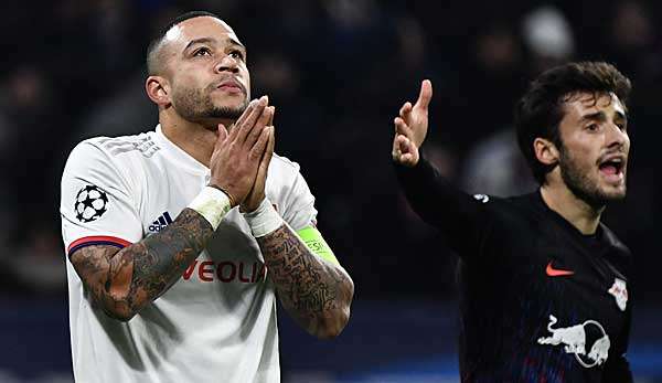 Da hilft nur beten: Memphis Depay hat sich offenbar eine schwere Knieverletzung zugezogen und bangt um die EM-Teilnahme,