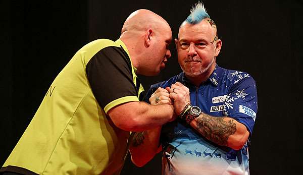 Michael van Gerwen (l.) ist die Nummer eins der Welt.