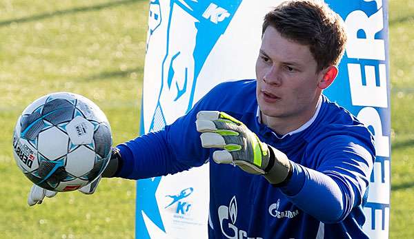 Der Aufsichtsratsvorsitzende Clemens Tönnies vom FC Schalke 04 hat kein Verständnis für den Wechsel von Alexander Nübel zum FC Bayern München - und rechnet mit einem Bankplatz des 23-jährigen Keepers bei seinem neuen Klub.