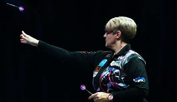 Lisa Ashton holte sich die PDC-Tourkarte.