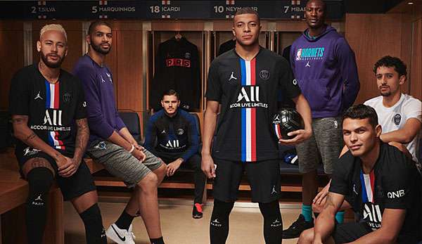 PSG hat sein neues Ausweichtrikot veröffentlicht. 