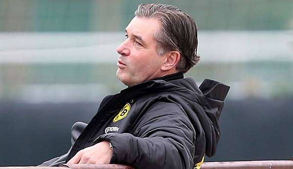 Michael Zorc sieht den vermeintlichen Zoff um die Auswechslungen von Reus und Hakimi gelassen. 