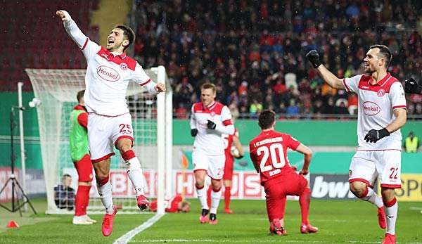 Düsseldorf zieht ins DFB-Pokal-Viertelfinale ein.