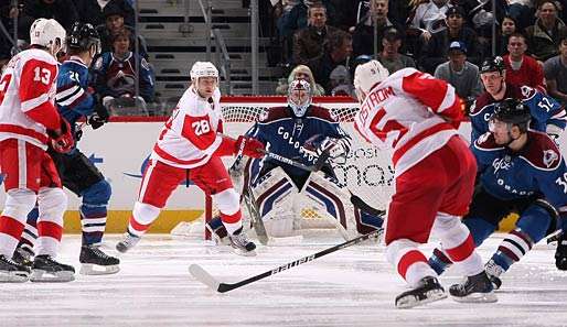 Mit seinem Treffer von der Blueline machte der Schwede Nicklas Lidström Detroits Sieg perfekt