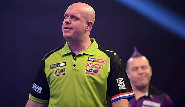 Michael van Gerwen gewann sein Match gegen Peter Wright.