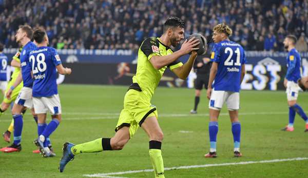 Klaus Gjasula bejubelt seinen Ausgleichstreffer gegen Schalke.