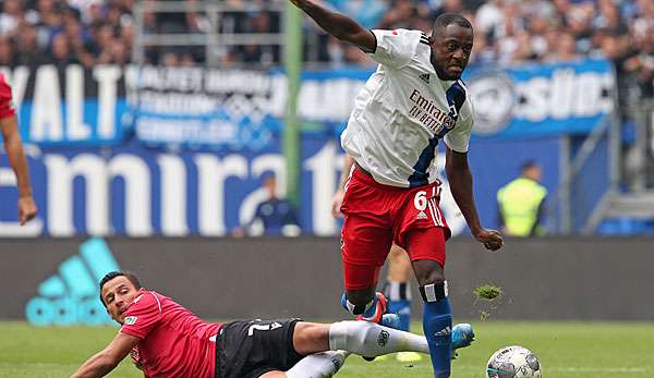 Auch Edgar Prib von Hannover 96 konnte David Kinsombi und den Hamburger SV im Hinspiel nicht stoppen.