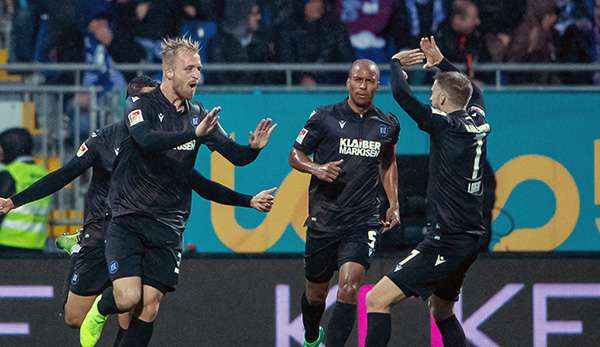 Szenen wie diese haben beim abstiegsbedrohten Karlsruher SC in der laufenden Saison absoluten Seltenheitswert.