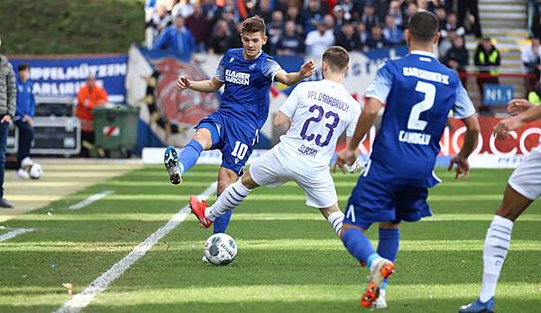 Karlsruher SC traf in Person von Philipp Hofmann erstmals im neuen Jahr. Marvin Wanitzek (l.) verschoss zuvor einen Elfmeter.