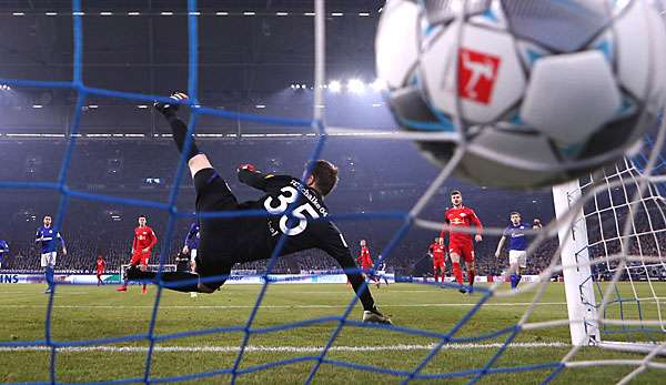 RB Leipzig hat Schalke deutlich geschlagen.