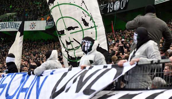 Fans von Borussia Mönchengladbach sorgten mit einem Banner für einen Eklat gegen Hoffenheim.