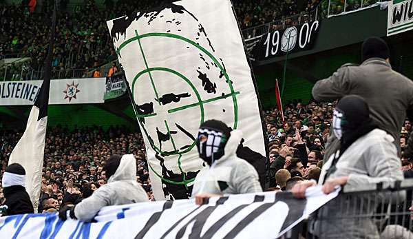 Gladbach-Fans haben beim Spiel gegen Hoffenheim für einen Eklat gesorgt.