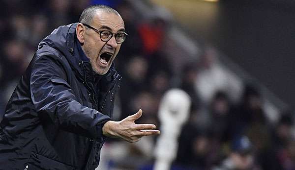 Maurizio Sarri wütet am Seitenrand.