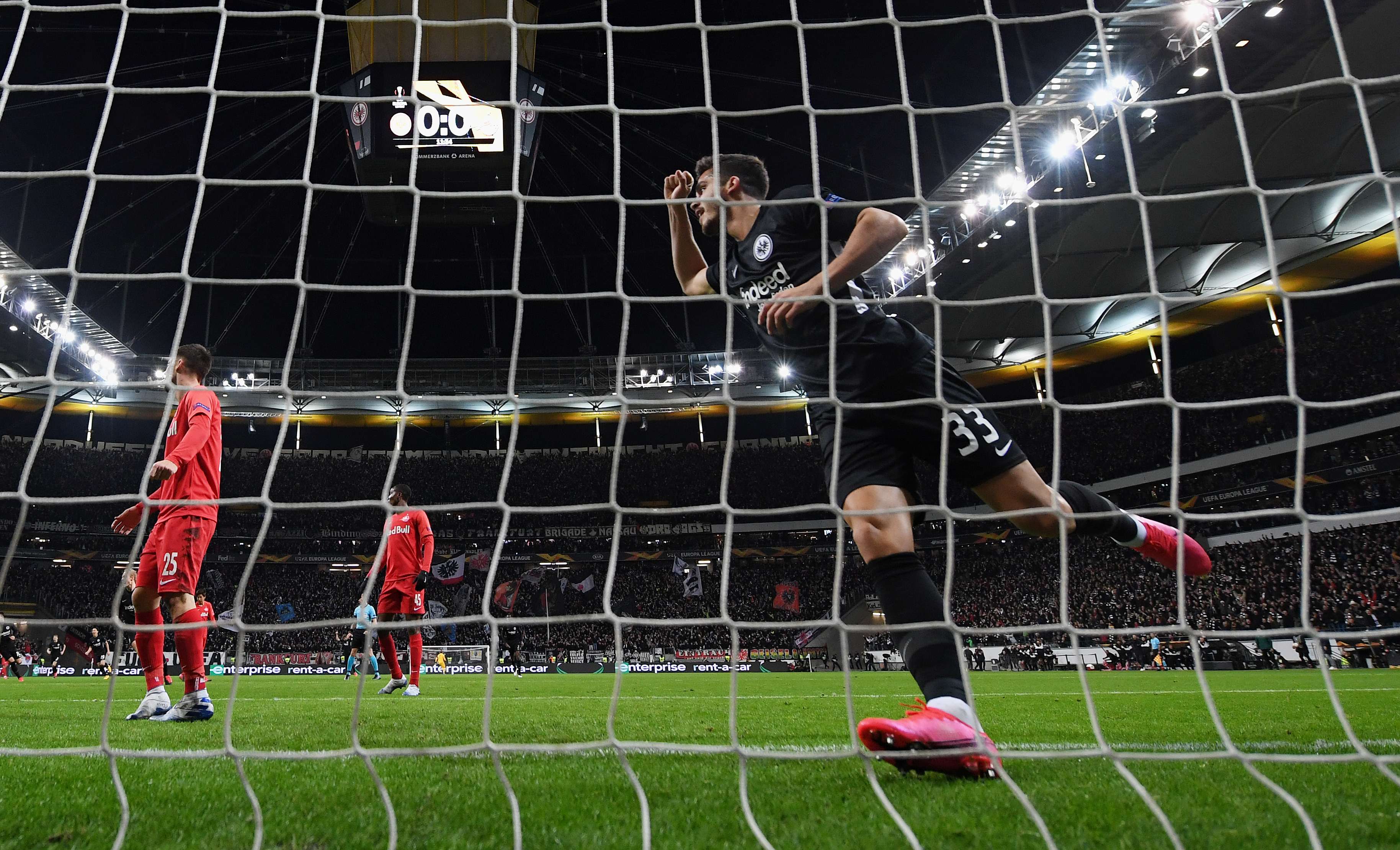 Das Rückspiel zwischen Eintracht Frankfurt und RB Salzburg wird wegen einer Orkanwarnung abgesagt