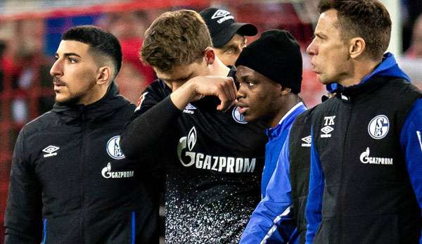 Alexander Nübel musste nach dem Schlusspfiff von seinen Teamkollegen getröstet werden.