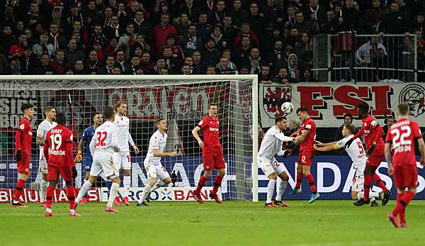 Charles Aranguiz brachte Bayer mit 2:1 in Führung.