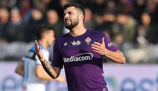 Patrick Cutrone vom AC Florenz wurde positiv auf das Coronavirus getestet.