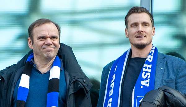 Bernd Hoffmann (l.) ist nicht mehr Vorstandsboss beim HSV - Marcell Jansen (r.) ist der neue starke Mann.