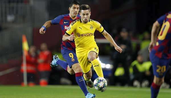 Der FC Barcelona ist wohl an einer Verpflichtung von Raphael Guerreiro interessiert.