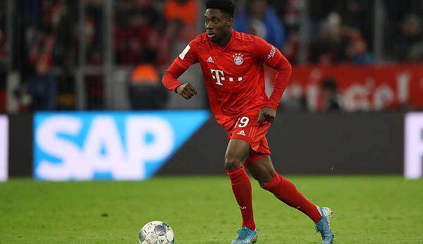 Alphonso Davies zockt für den guten Zweck.