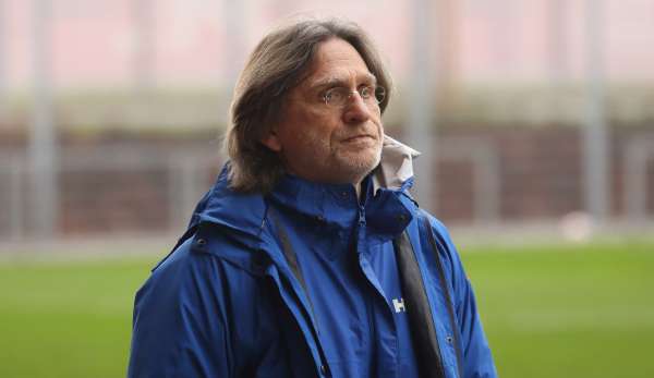 Norbert Elgert spricht über seine Arbeit als Schalke-Scout.