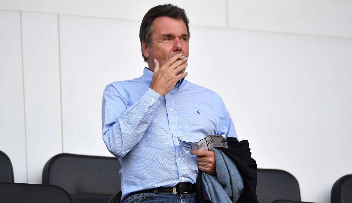 Der 71-jährige Heribert ist beim HSV seit seit 1992 Mitglied und erhielt dafür die silberne Ehrennadel.