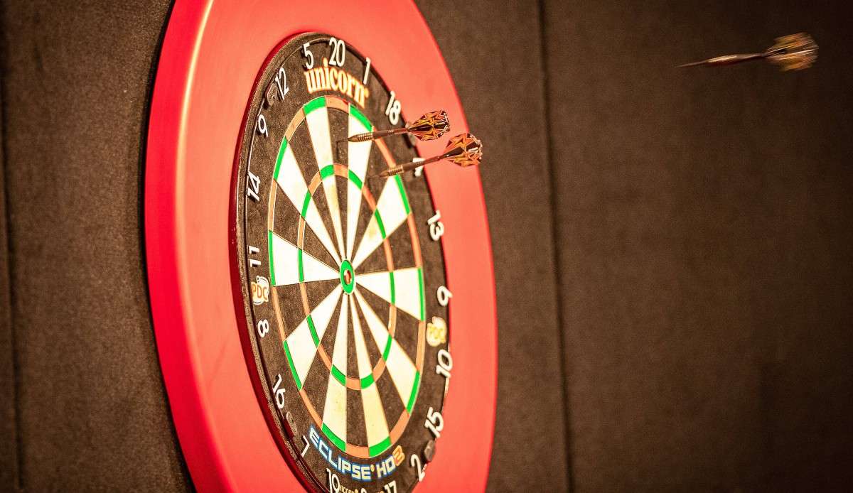 Die PDC Home Tour hat so richtig Fahrt aufgenommen und geht in die 18. Runde.