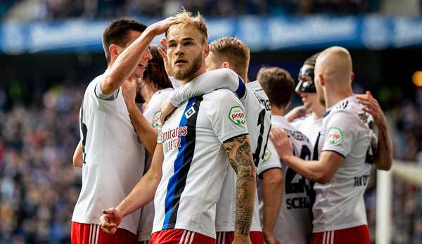 Der HSV muss heute auswärts in Fürth ran.