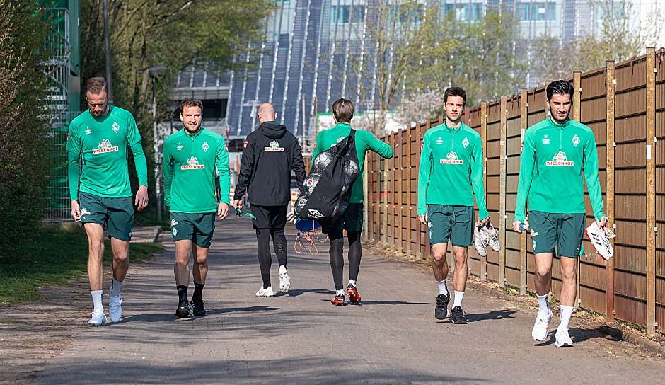 Ein nicht genannter Profi von Werder Bremen musste sich in Quarantäne begeben.