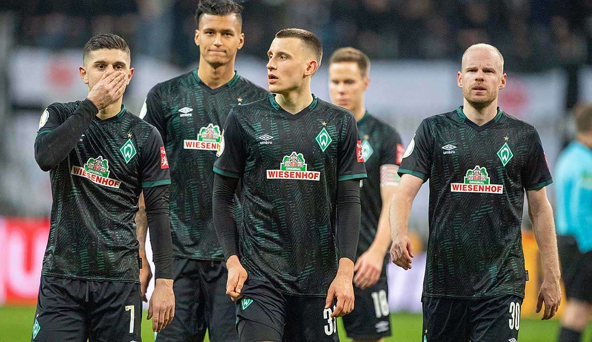 Mit dem Rücken zur Wand: Die Profis von Werder Bremen um Milot Rashica und Maxi Eggestein stecken tief im Abstiegskampf.