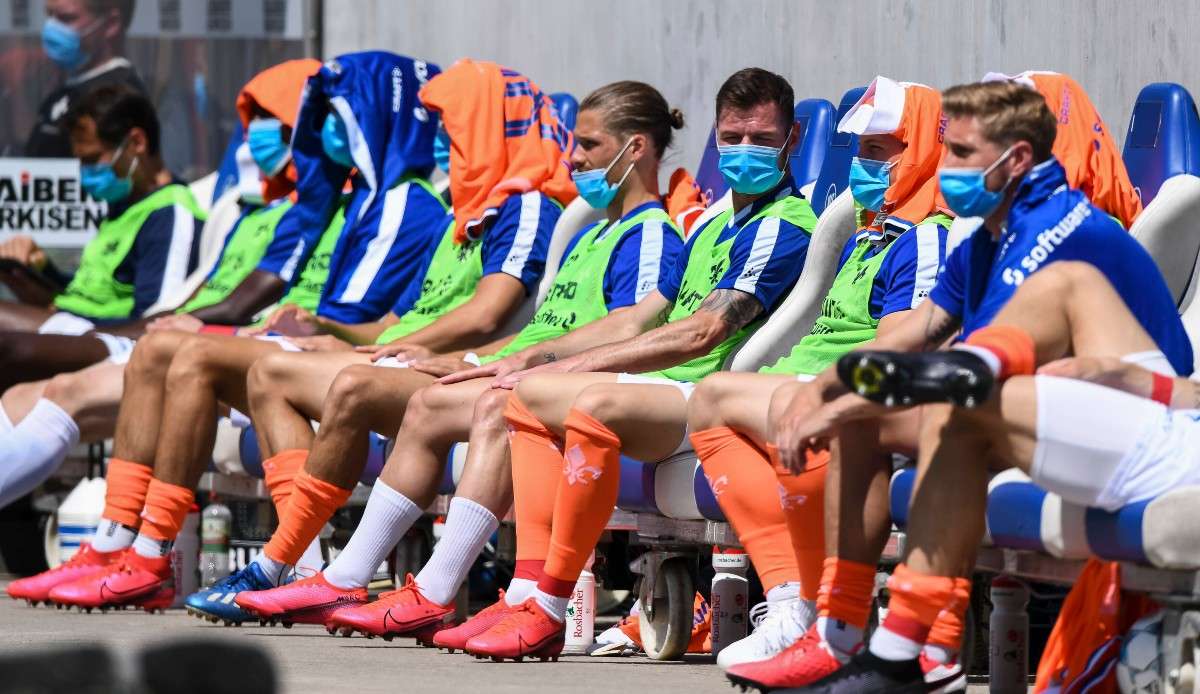 Auch an diesem Spieltag werden die Darmstädter Masken auf der Bank tragen müssen.