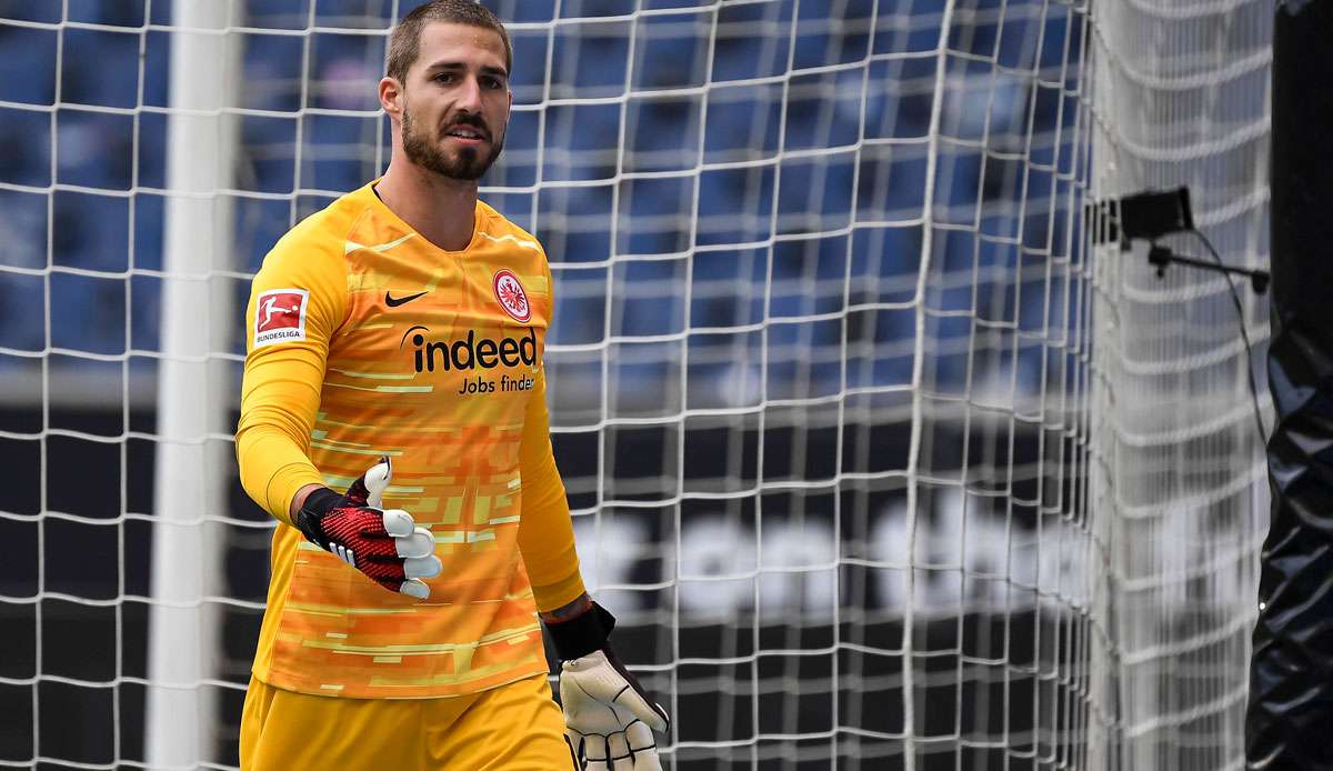 Kevin Trapp kann Kritik an seinem Trainer Adi Hütter nicht nachvollziehen.