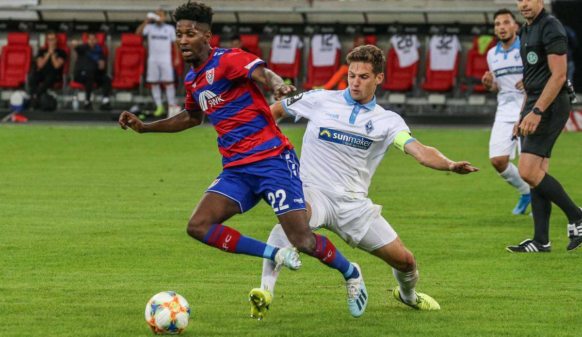 Waldhof Mannheim siegte im Hinspiel mit 3:0.