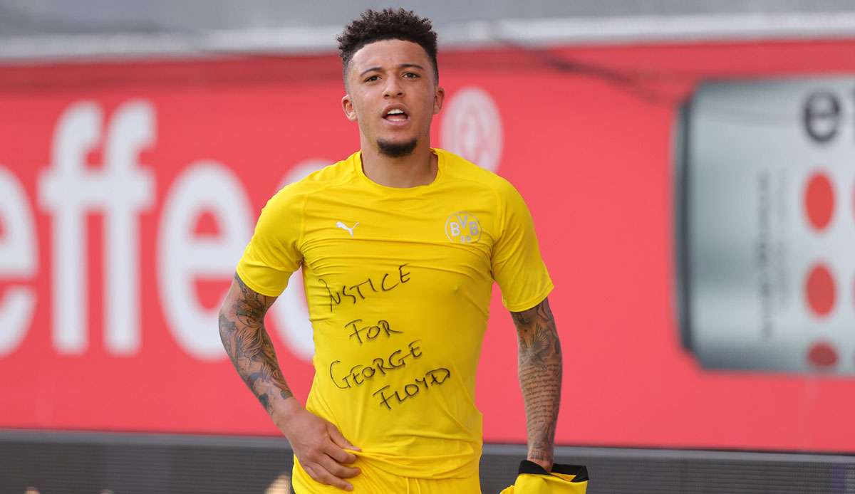 "Justice für George Floyd": Jadon Sancho machte nach seinem ersten Tor gegen den SC Paderborn auf Rassismus und Polizeigewalt aufmerksam.