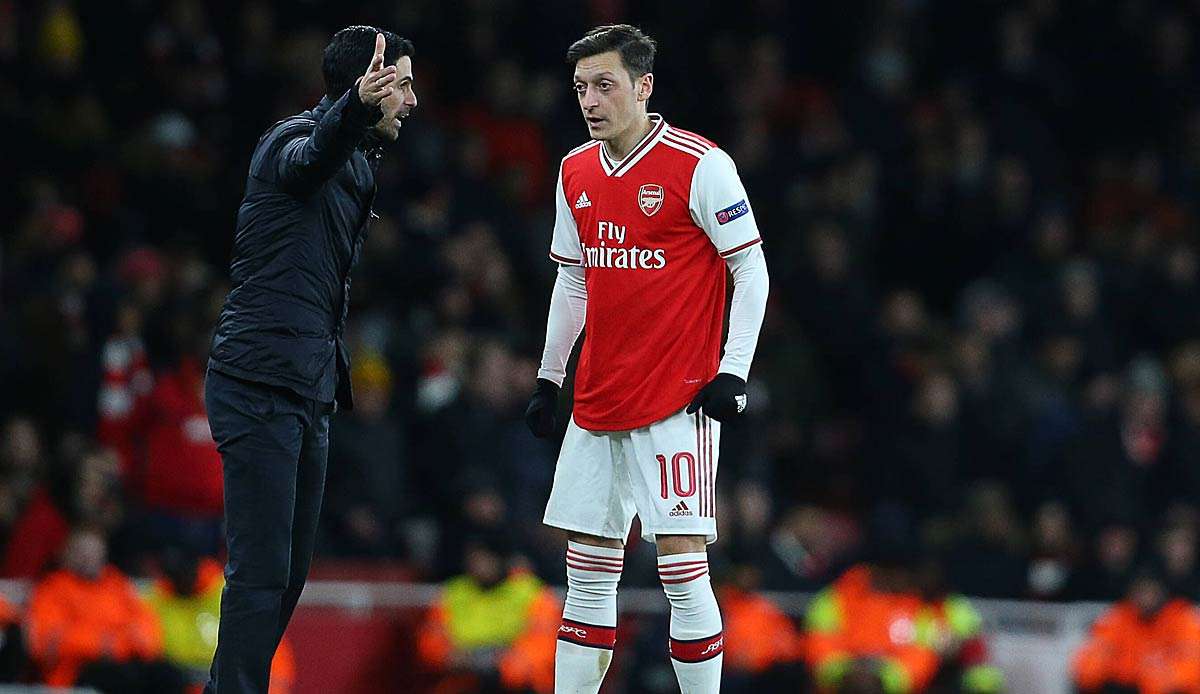 Mesut Özil steht für die Partie des FC Arsenal gegen Manchester City nicht im Kader.