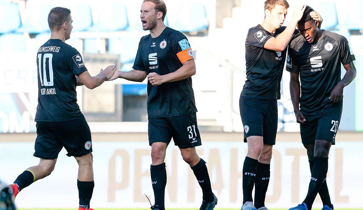 Eintracht Braunschweig spielt in der 3. Liga um die Meisterschaft mit.