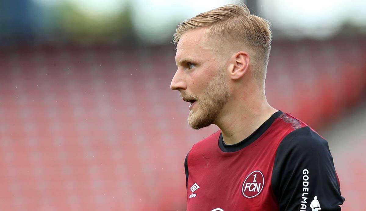 Der 1. FC Nürnberg mit Kapitän Hanno Behrens kämpft um den Klassenerhalt.