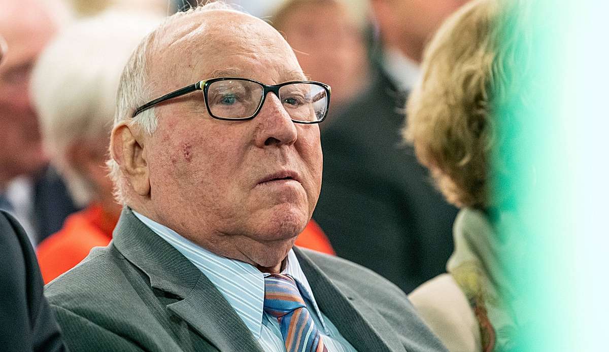 Klubikone Uwe Seeler leidet mit seinem HSV.