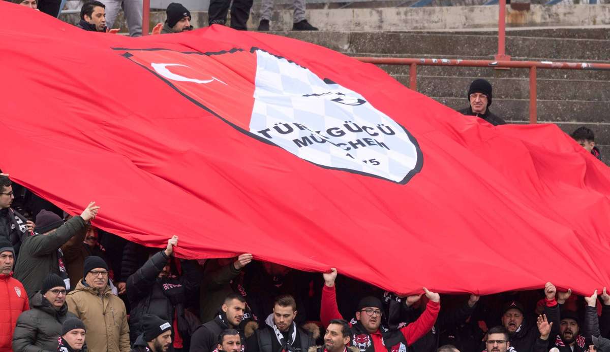 Türkgücü München hat zwei Mittelfeldspieler unter Vertrag genommen.