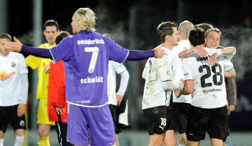 Osnabrücks Dennis Schmidt ist nach der Niederlage gegen Sandhausen fassungslos