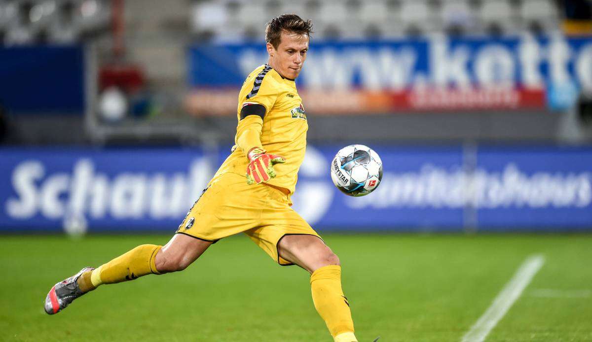 Alexander Schwolow musste in dieser Saison in 24 Bundesliga-Spielen für den SC Freiburg 32 Mal hinter sich greifen.