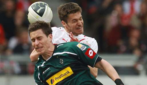 Augen zu und durch: Rob Friend und Matthieu Dellpierre ohne Durchblick beim Kopfballduell
