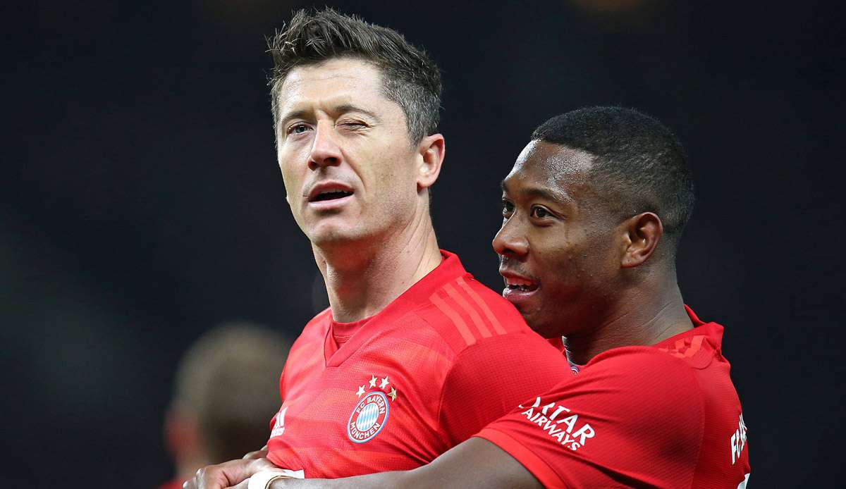 Robert Lewandowski erzielt per Elfmeter die Führung für die Bayern.