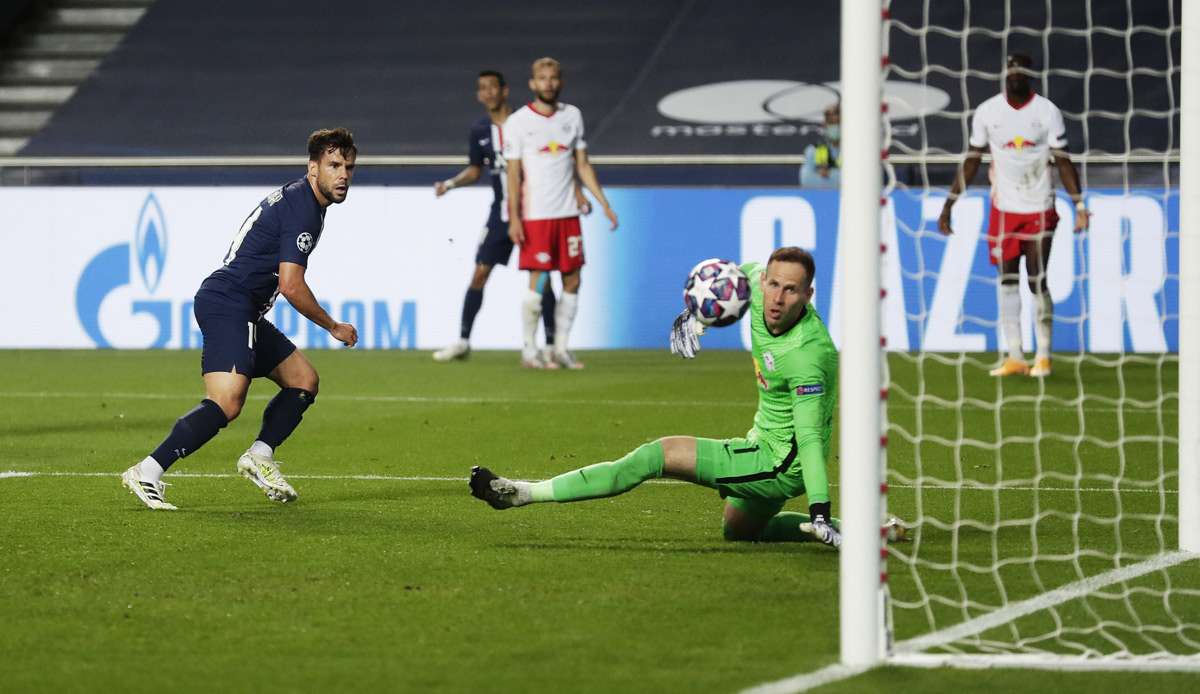 Juan Bernat trifft per Kopf zum 3:0 gegen RB Leipzig.