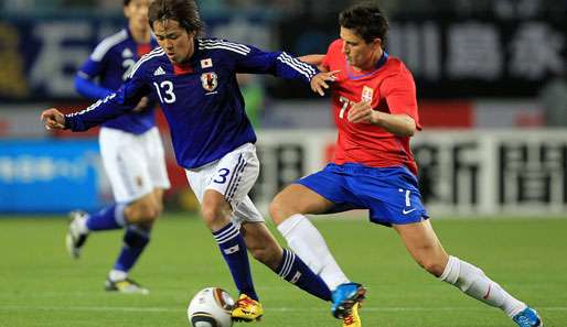 Gegen Serbiens C-Team hatte Japan mit Shinzo Koroki (l.) das Nachsehen